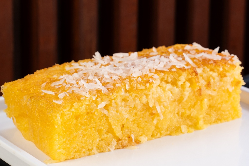 Bolo Retagular Fuba Cremoso